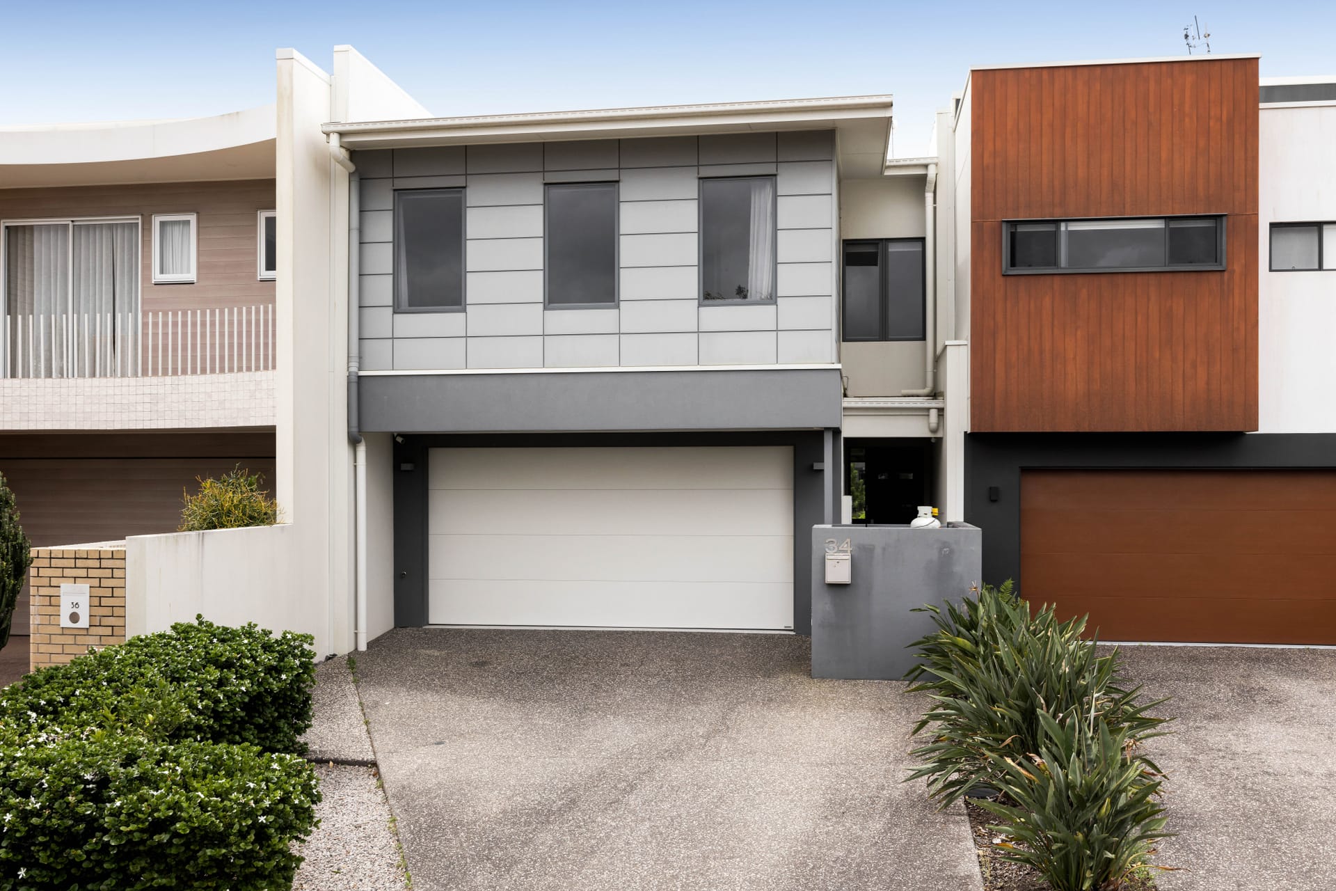 North Facing Waterfront: Light-Filled Designer Living