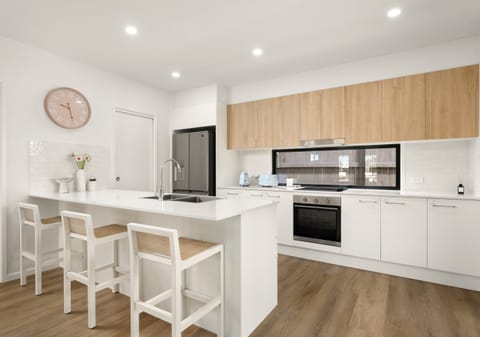 Parkside Perfection with Contemporary Comfort & Lifestyle Appeal
