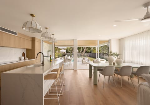 Elevated Coastal Luxe: Lifestyle & Location at its Most Golden