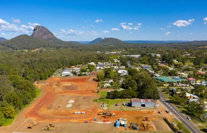 Lot 10 Discovery, Glass House Mountains