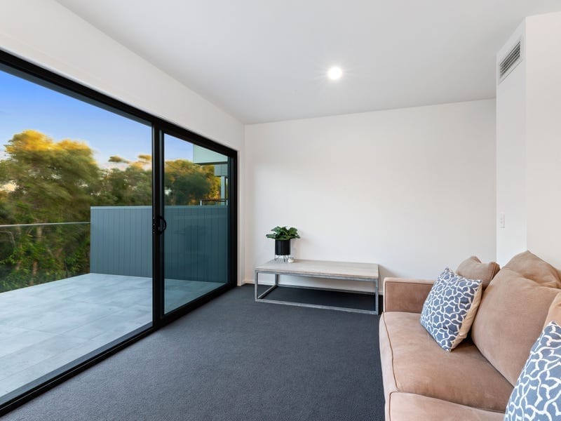 BEACHSIDE PERFECTION - CONTEMPORARY, CHIC, CUSTOMISED!