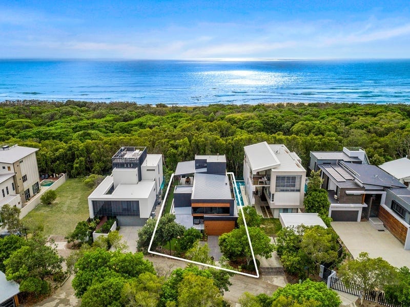 BEACHSIDE PERFECTION - CONTEMPORARY, CHIC, CUSTOMISED!