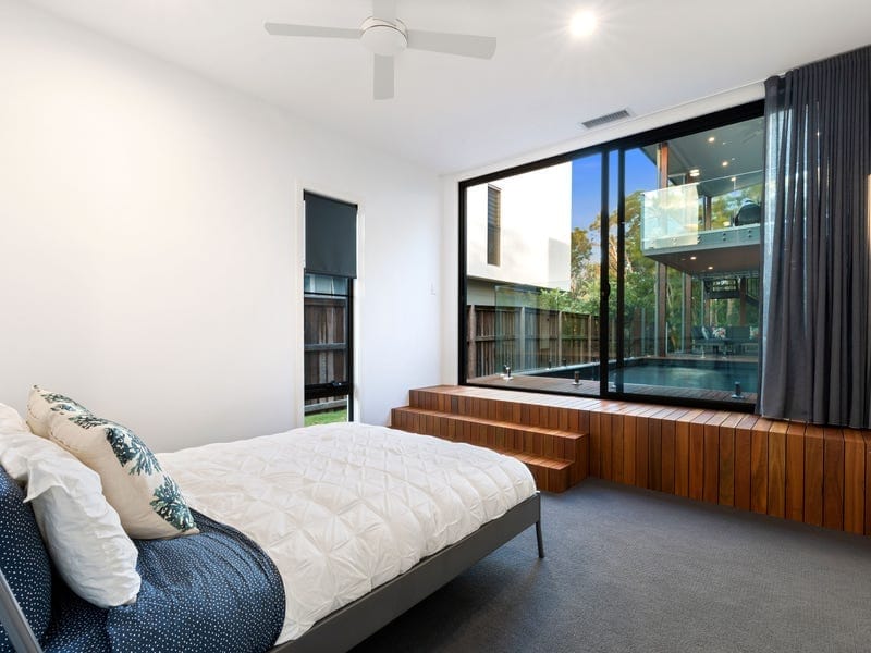 BEACHSIDE PERFECTION - CONTEMPORARY, CHIC, CUSTOMISED!
