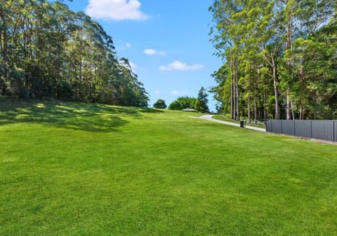 READY TO BUILD - ACREAGE SIZED BLOCK!