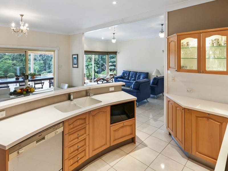 THE WHITE HOUSE ON BUDERIM