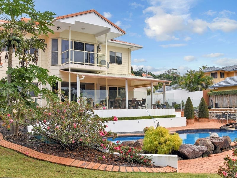 THE WHITE HOUSE ON BUDERIM