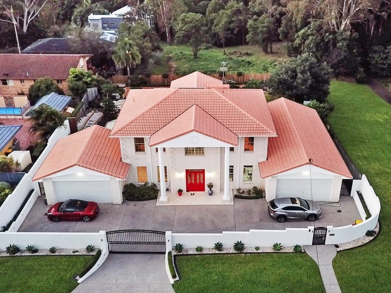 THE WHITE HOUSE ON BUDERIM