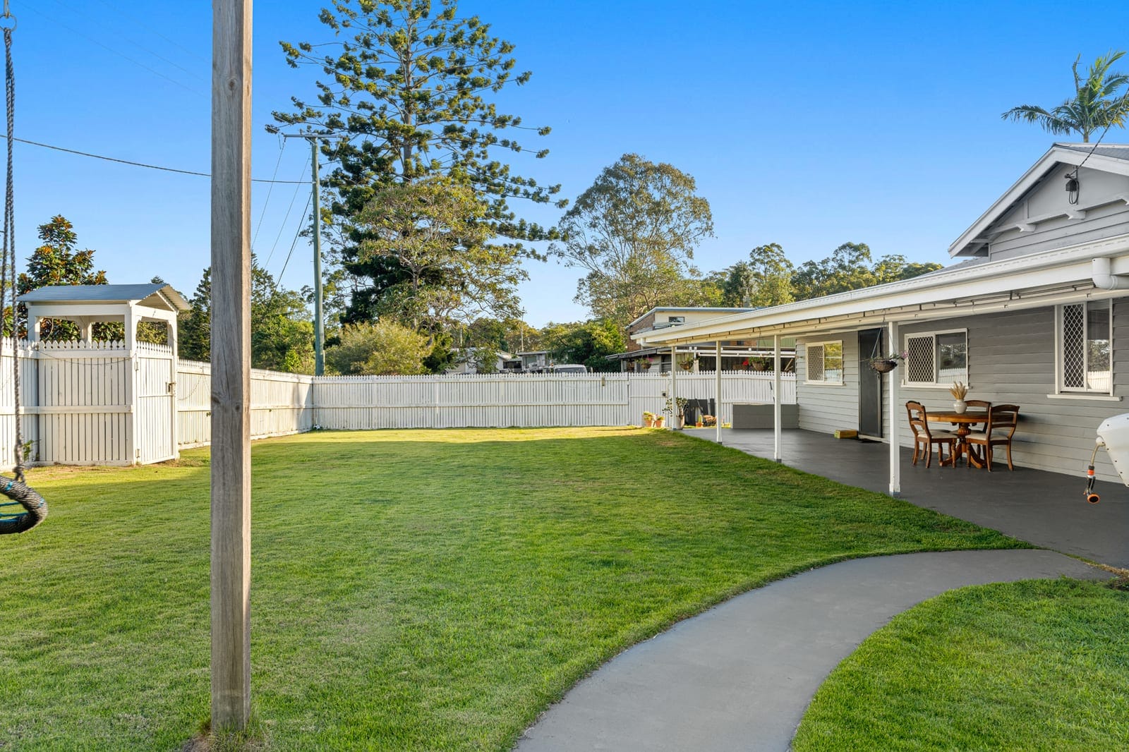 Family-Friendly Queenslander with Horse Yards & Room to Roam