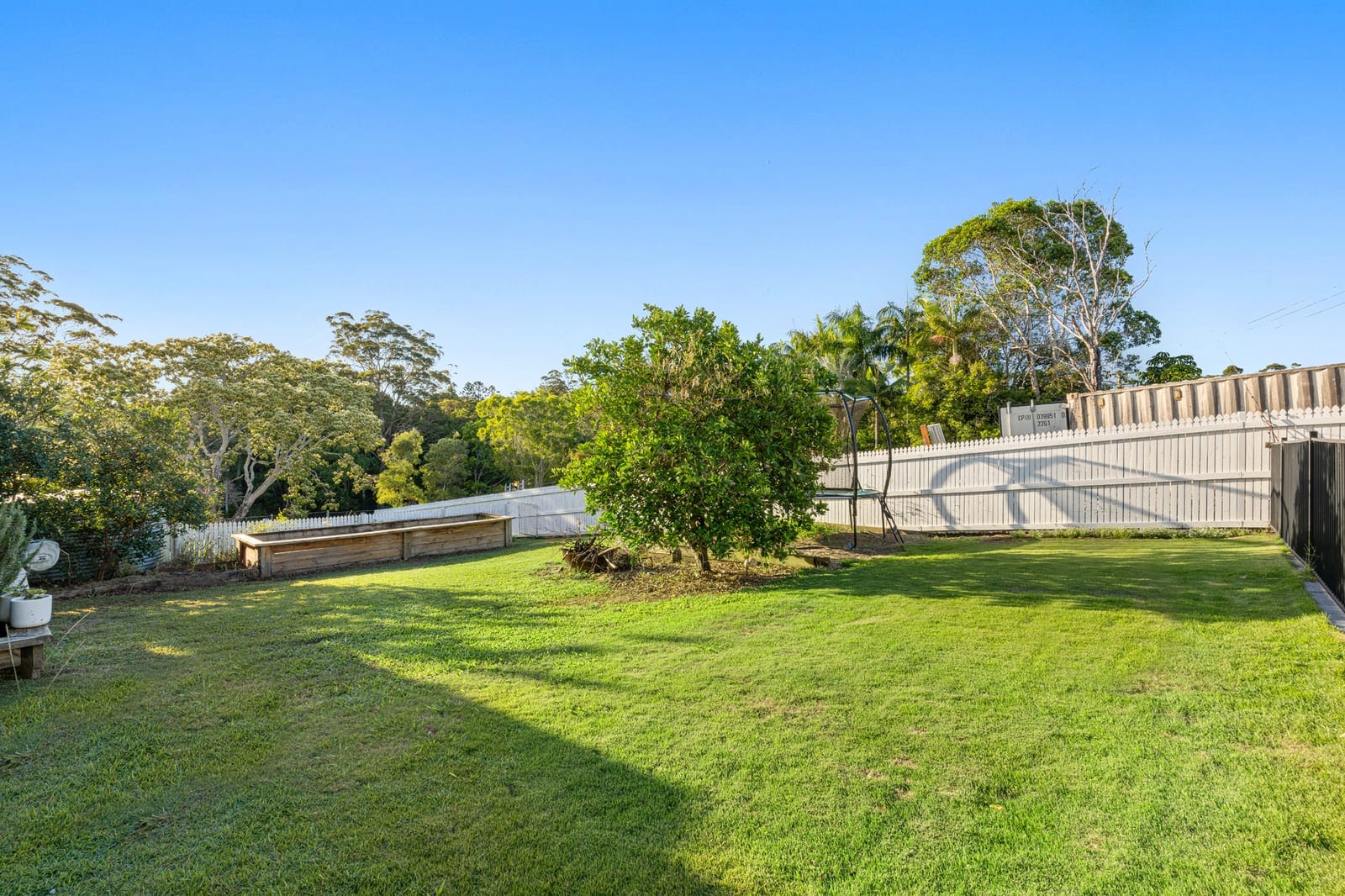 Family-Friendly Queenslander with Horse Yards & Room to Roam