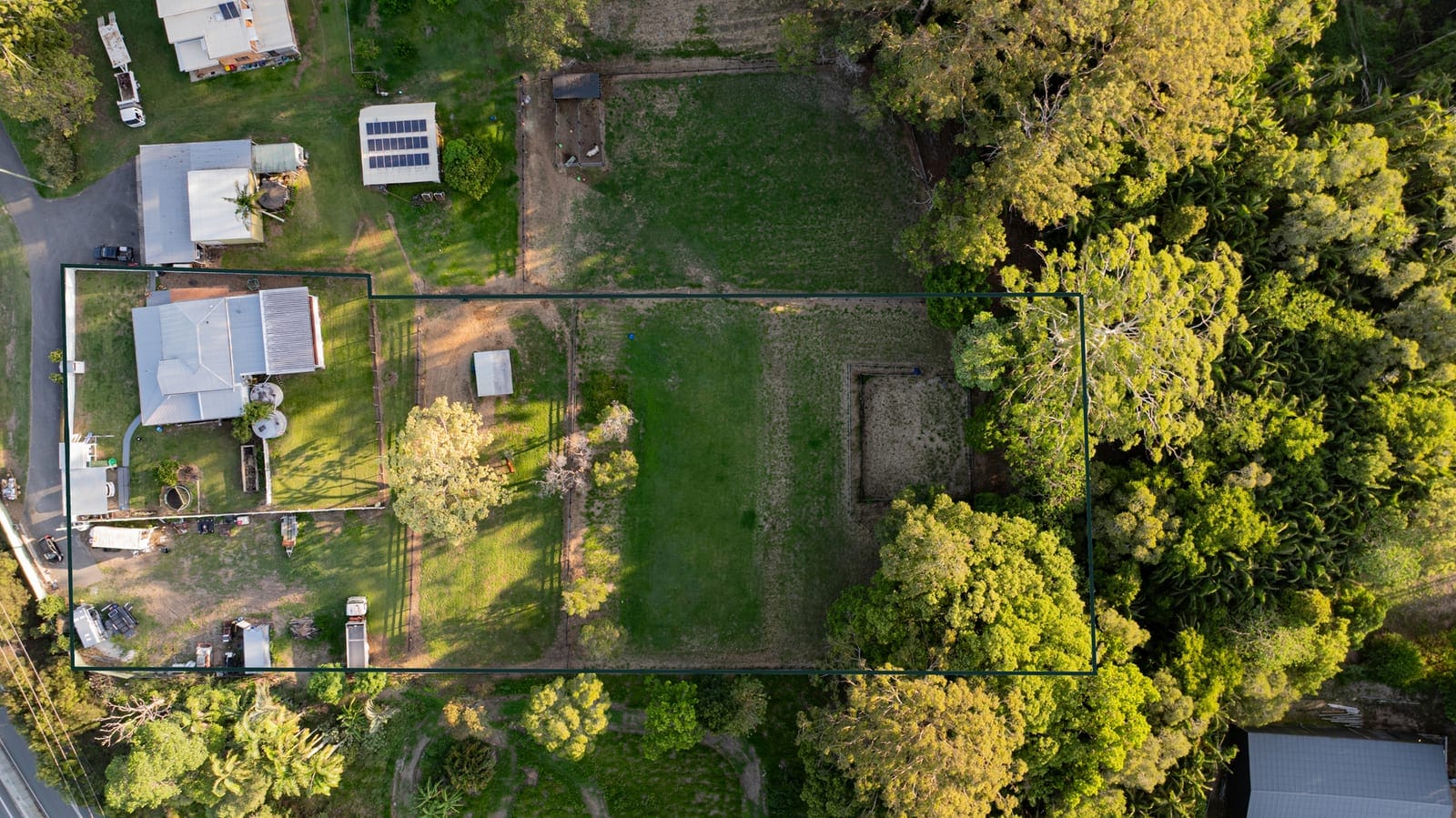 Family-Friendly Queenslander with Horse Yards & Room to Roam