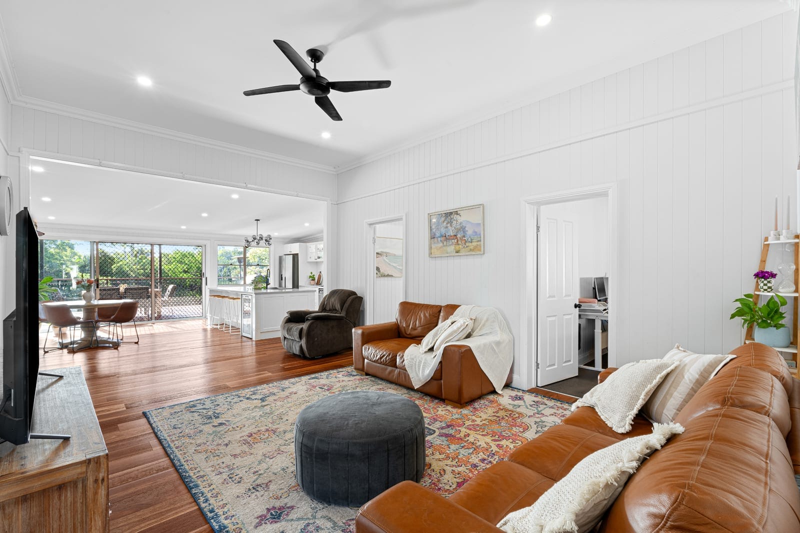 Family-Friendly Queenslander with Horse Yards & Room to Roam