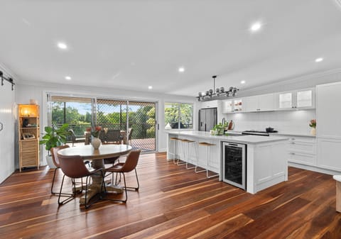 Family-Friendly Queenslander with Horse Yards & Room to Roam