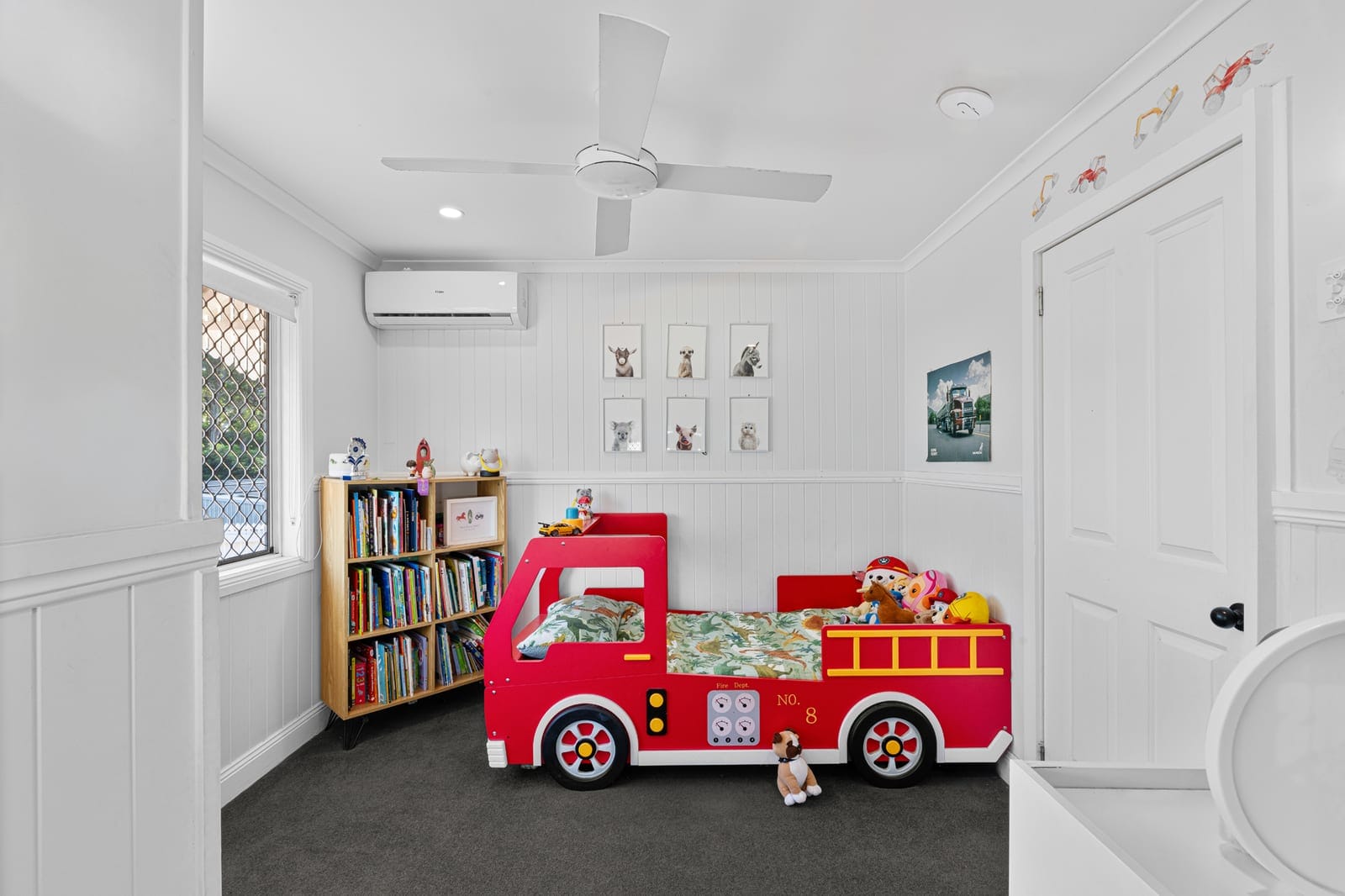 Family-Friendly Queenslander with Horse Yards & Room to Roam