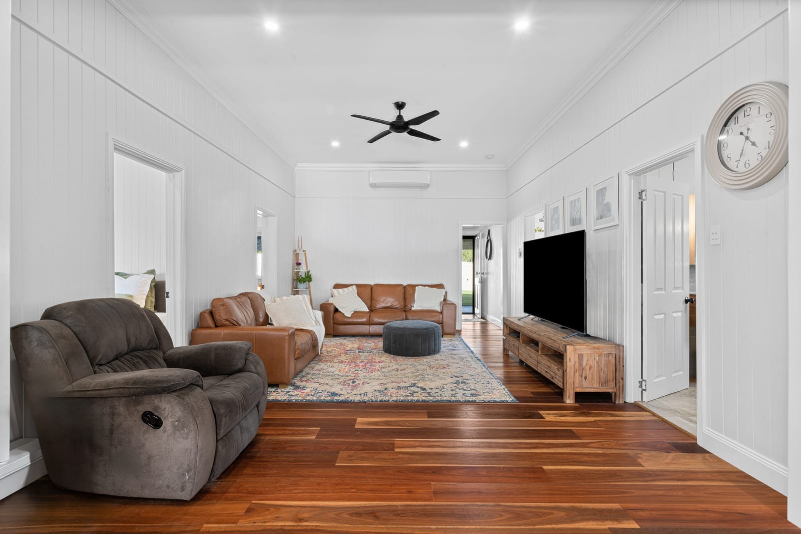 Family-Friendly Queenslander with Horse Yards & Room to Roam