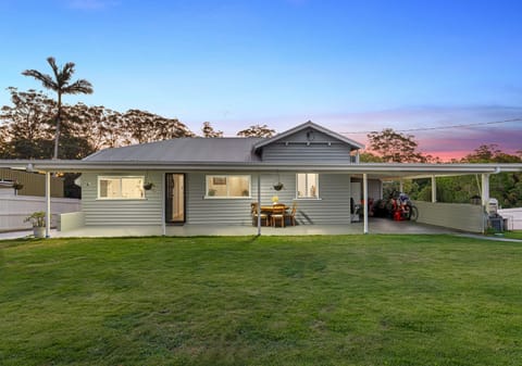 Family-Friendly Queenslander with Horse Yards & Room to Roam