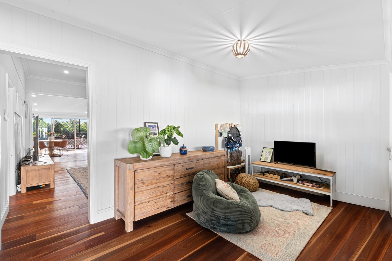 Family-Friendly Queenslander with Horse Yards & Room to Roam