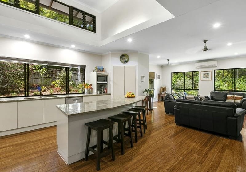 PLANTATION STYLE ON PRIVATE 1/2 ACRE - BUDERIM/MONS