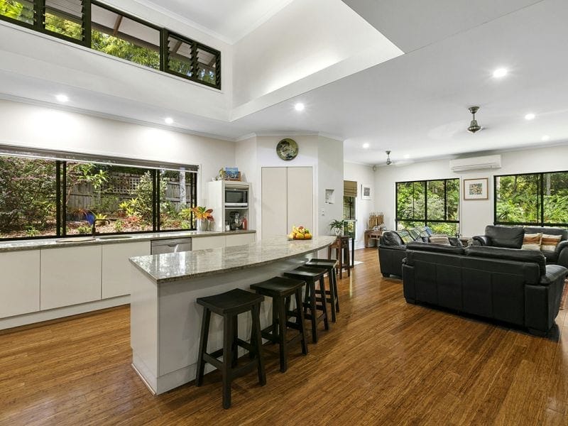 PLANTATION STYLE ON PRIVATE 1/2 ACRE - BUDERIM/MONS