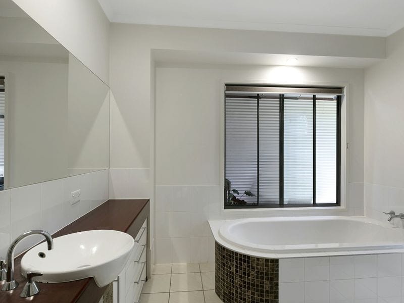 PLANTATION STYLE ON PRIVATE 1/2 ACRE - BUDERIM/MONS