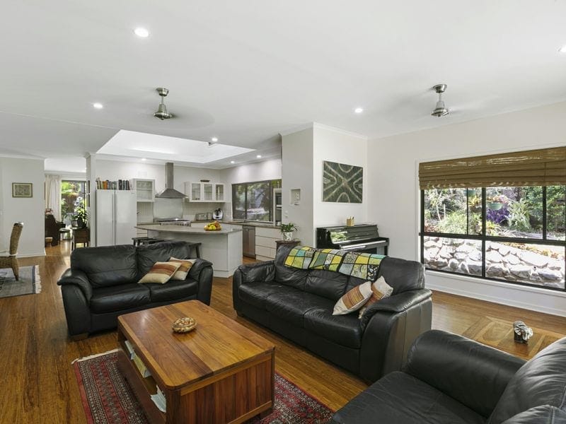 PLANTATION STYLE ON PRIVATE 1/2 ACRE - BUDERIM/MONS
