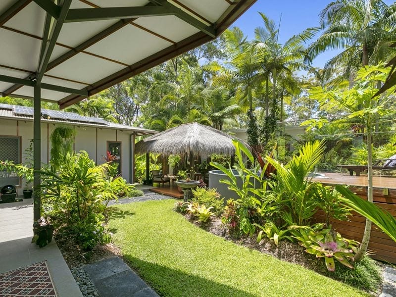 PLANTATION STYLE ON PRIVATE 1/2 ACRE - BUDERIM/MONS