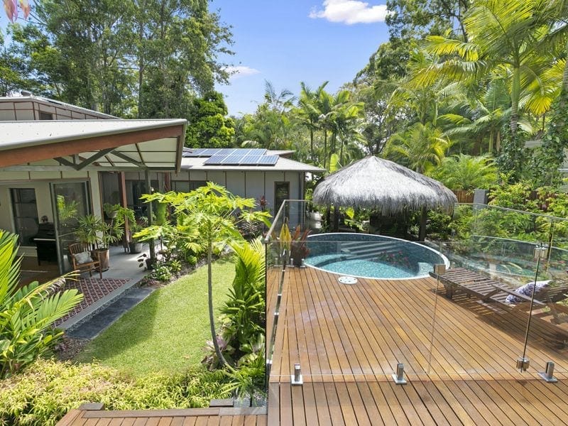 PLANTATION STYLE ON PRIVATE 1/2 ACRE - BUDERIM/MONS