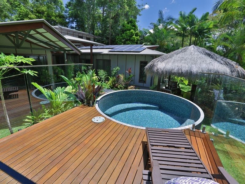 PLANTATION STYLE ON PRIVATE 1/2 ACRE - BUDERIM/MONS