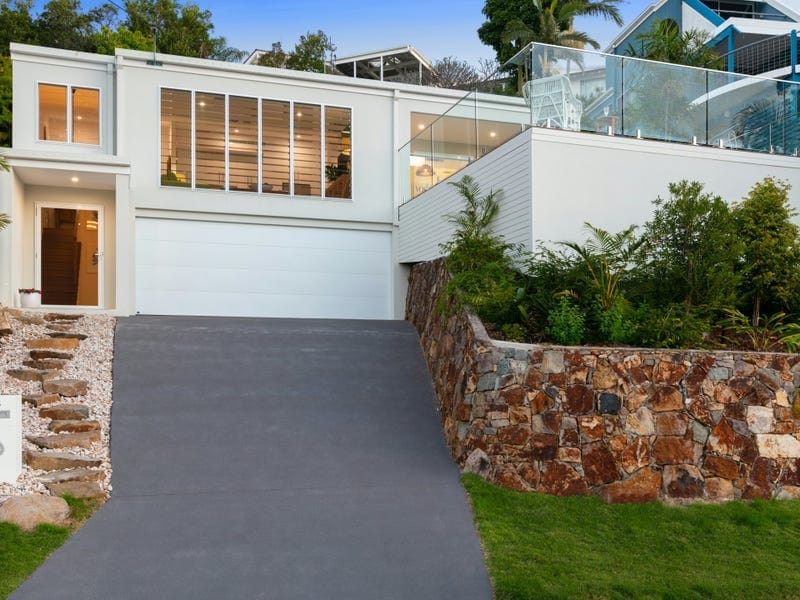 The ultimate alternative to penthouse style living - striking beach house in Alexandra Headland!