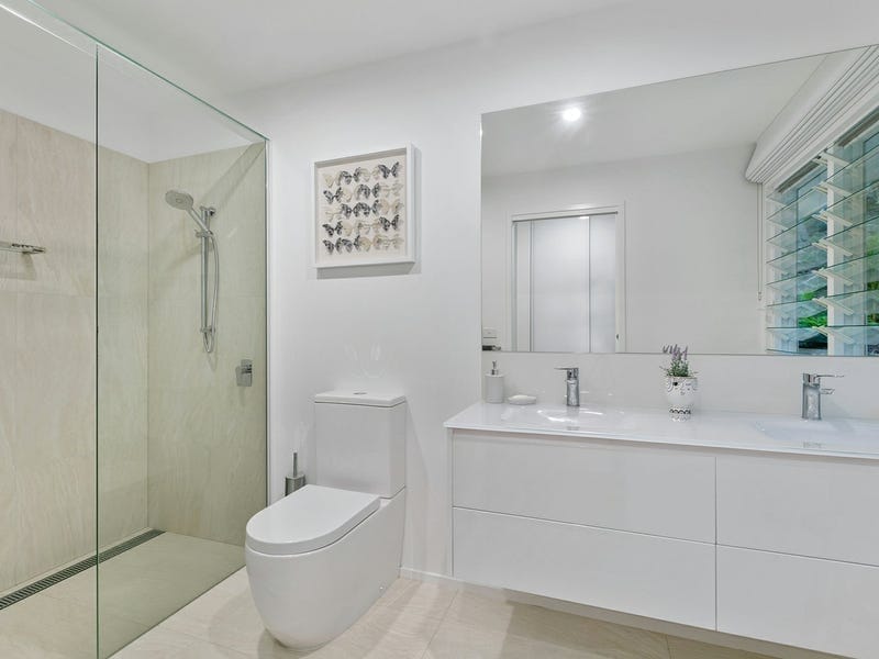 The ultimate alternative to penthouse style living - striking beach house in Alexandra Headland!