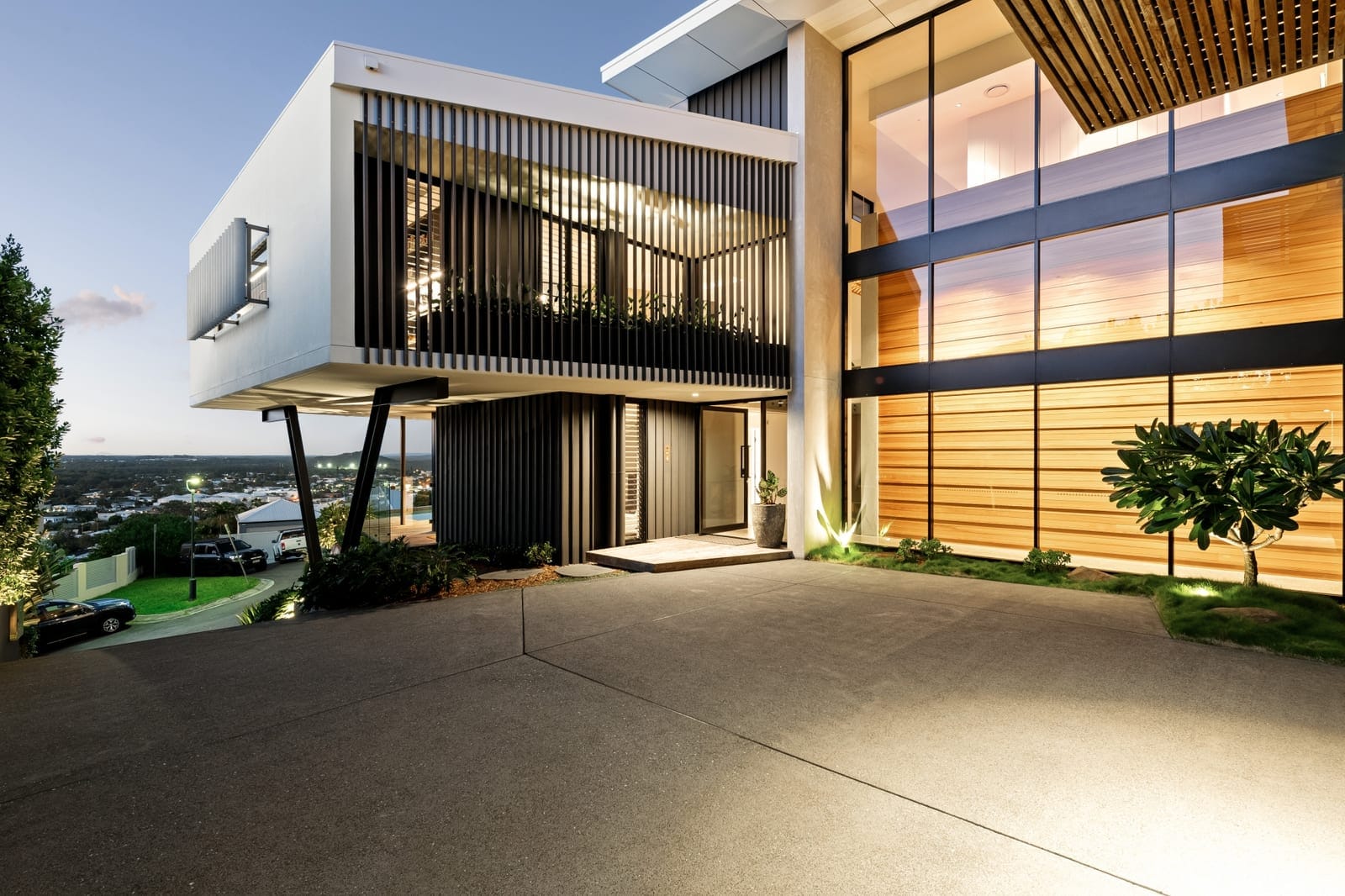 Lavish, Luxurious, Lifestyle Magnificence!