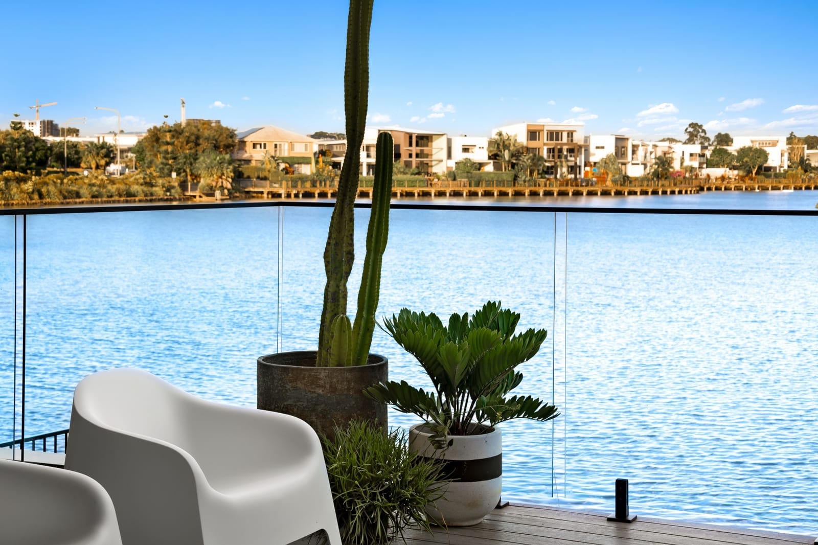 Effortless, Elegant, Waterfront Living!