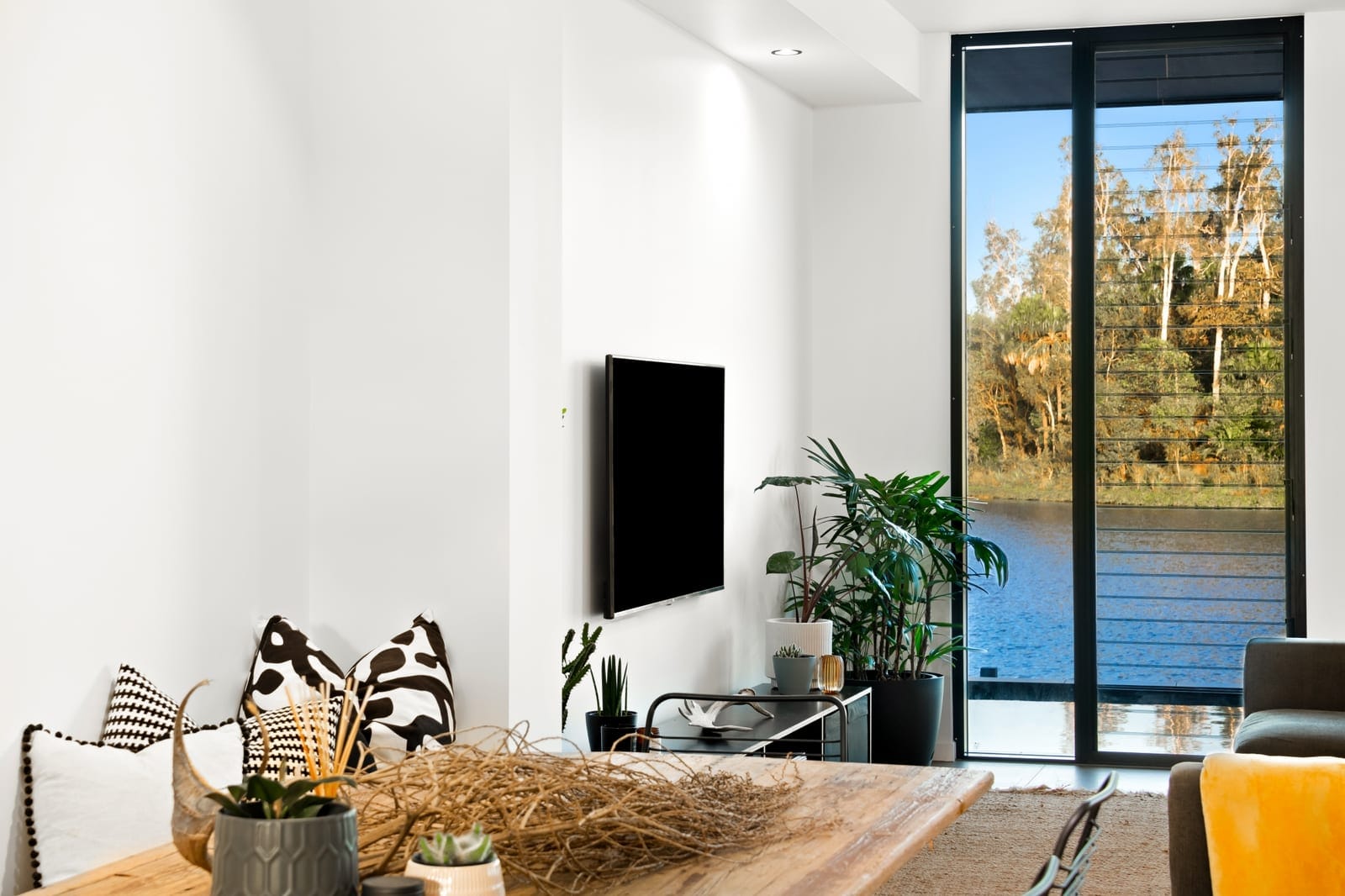 Effortless, Elegant, Waterfront Living!
