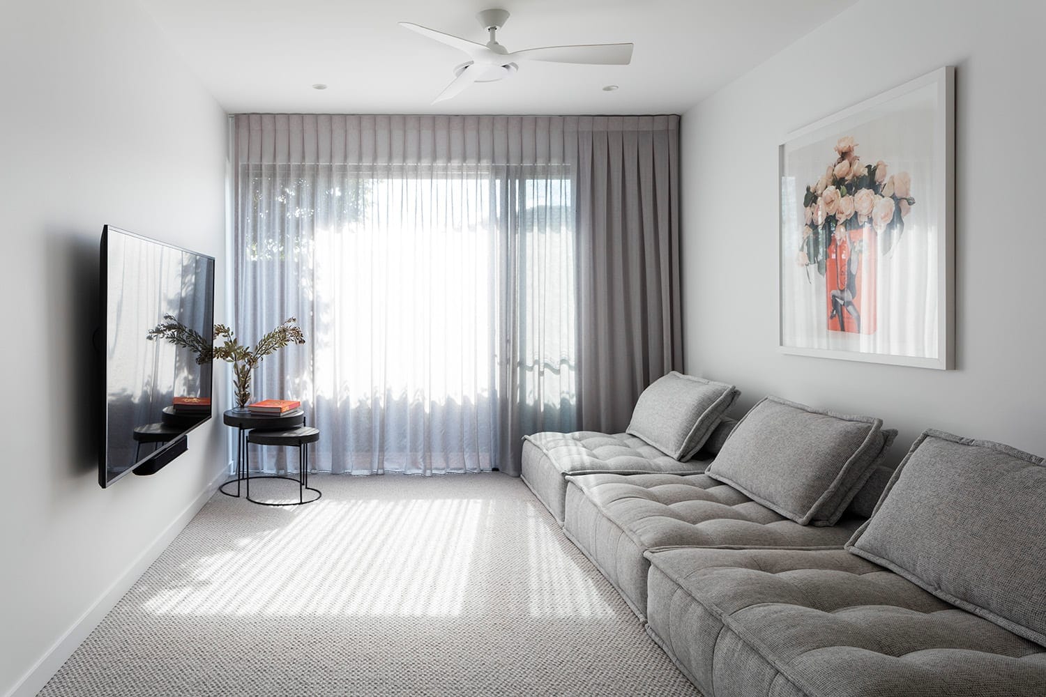 High-End Designer Living: 200m to Sand!