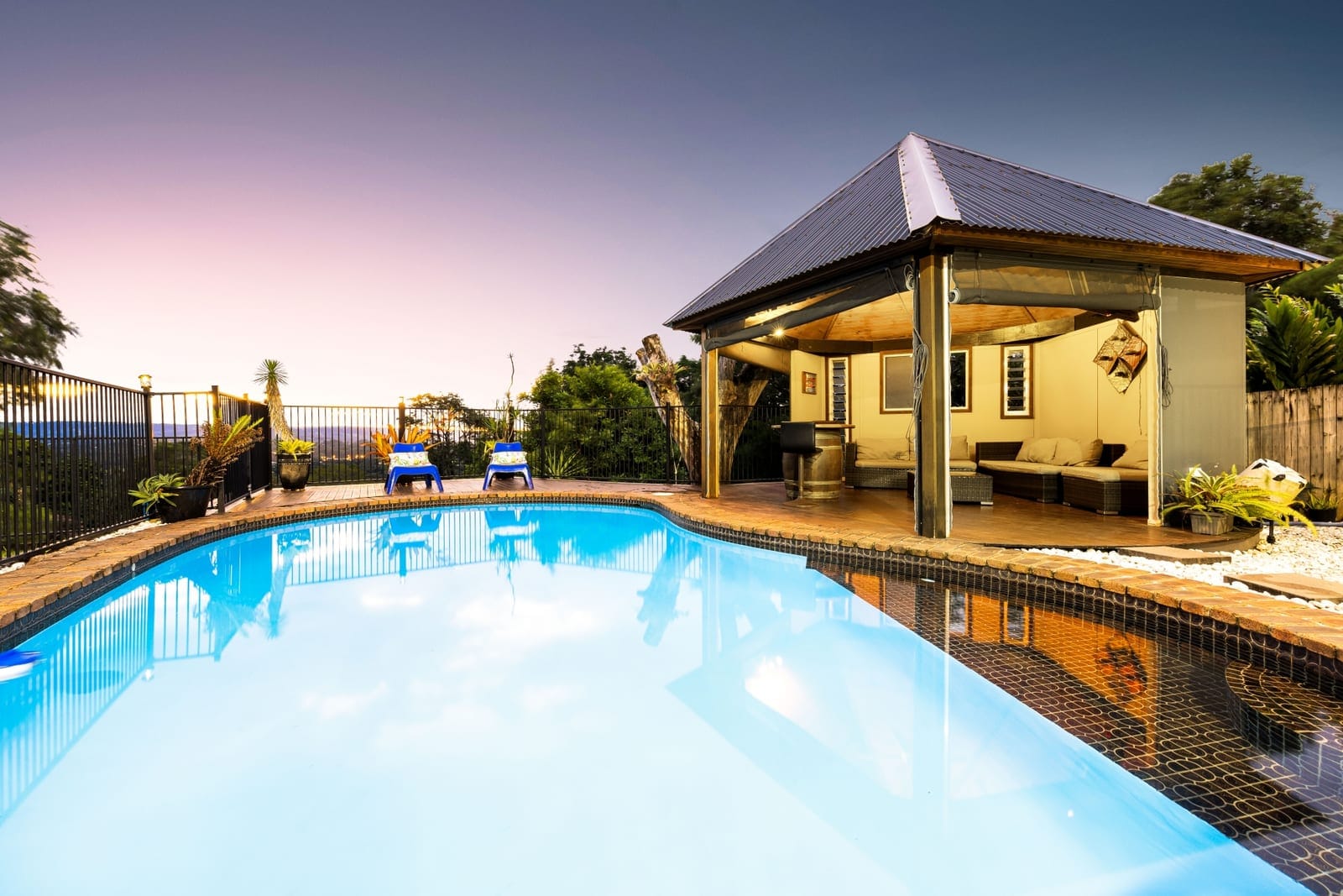 Mons Magic: Sunsets, Pool Parties, Memories!