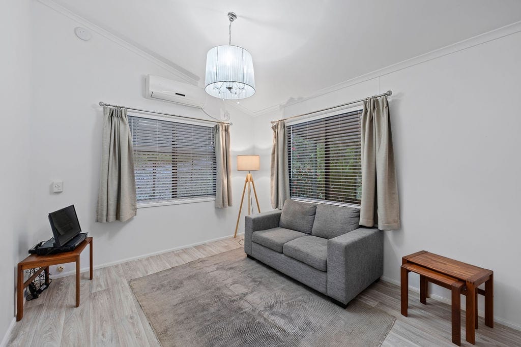 Dual Living, Lifestyle opportunity!