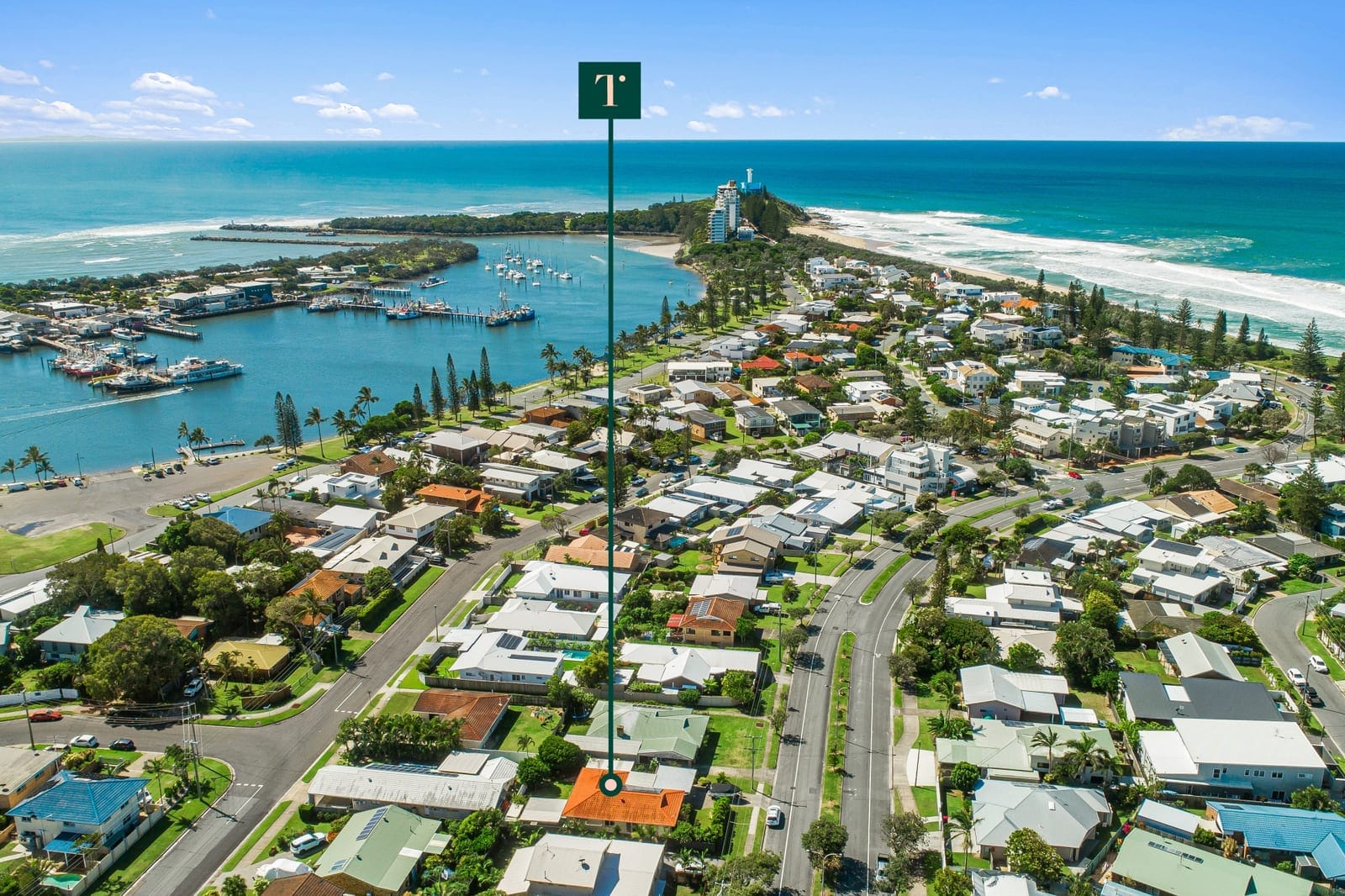 Spacious home, walking distance to the beach!