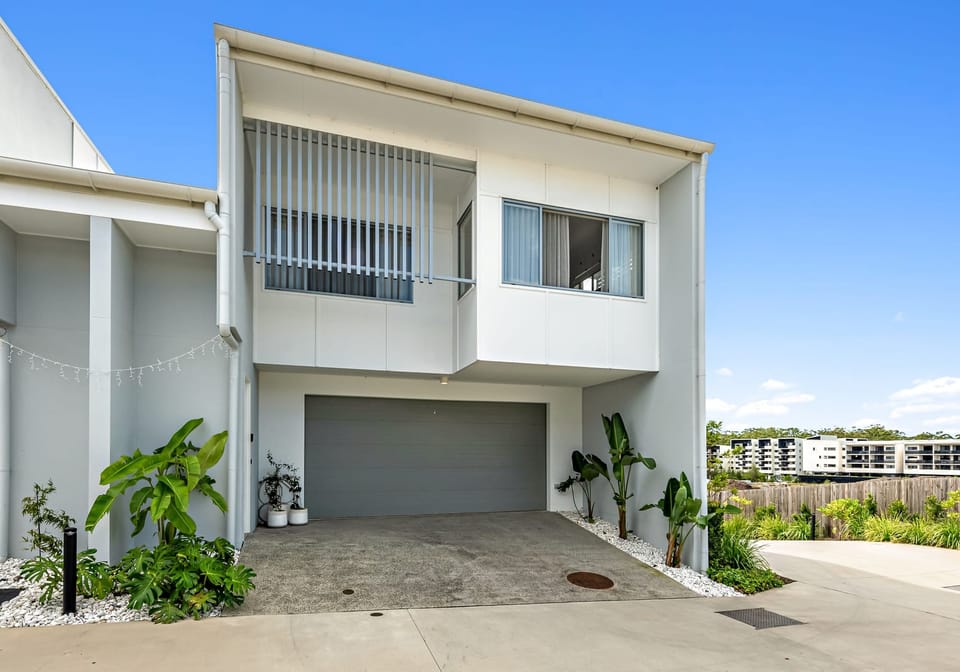 Brand New, North Facing
