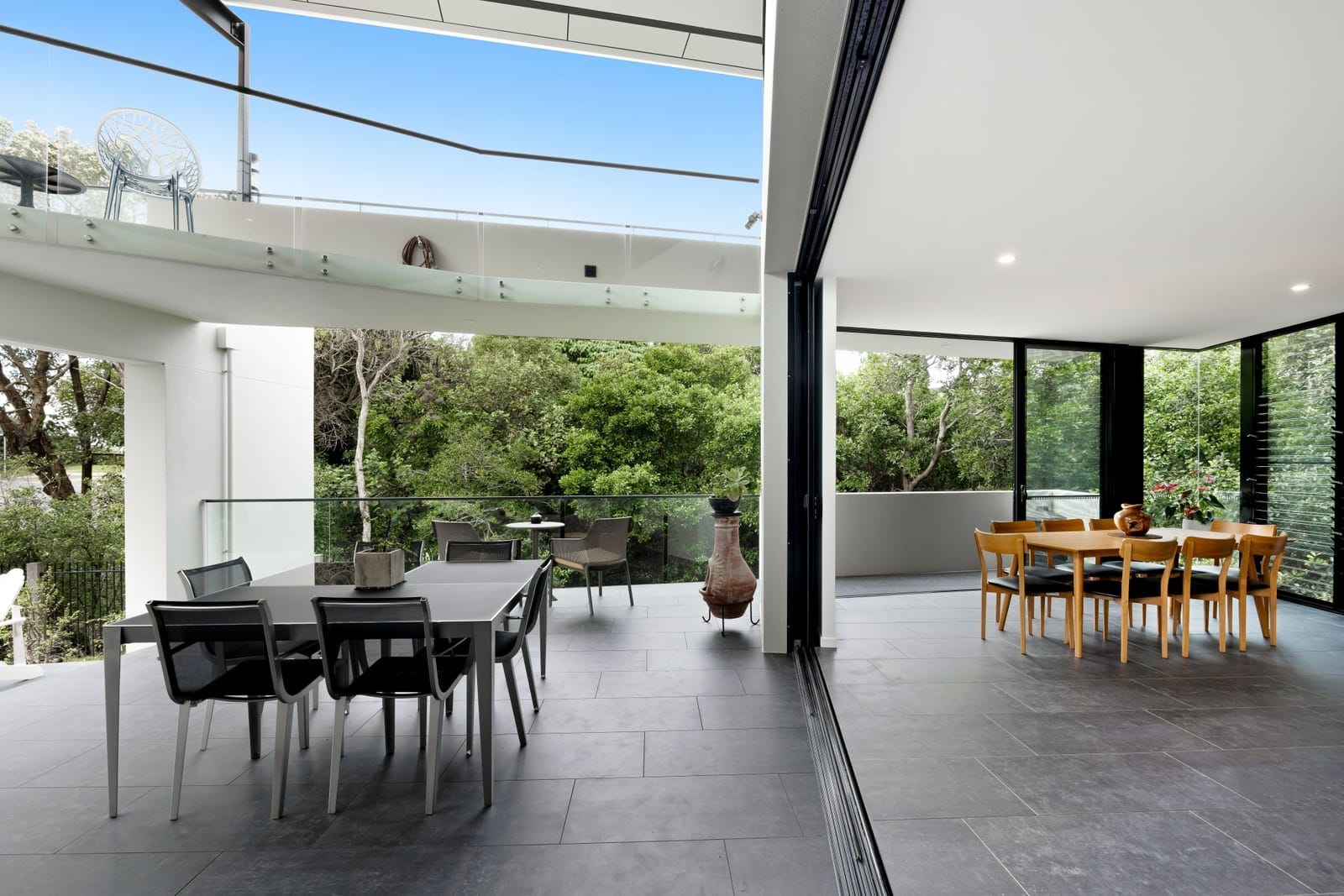 Beachfront Masterpiece: Unrivalled Lifestyle on Offer!