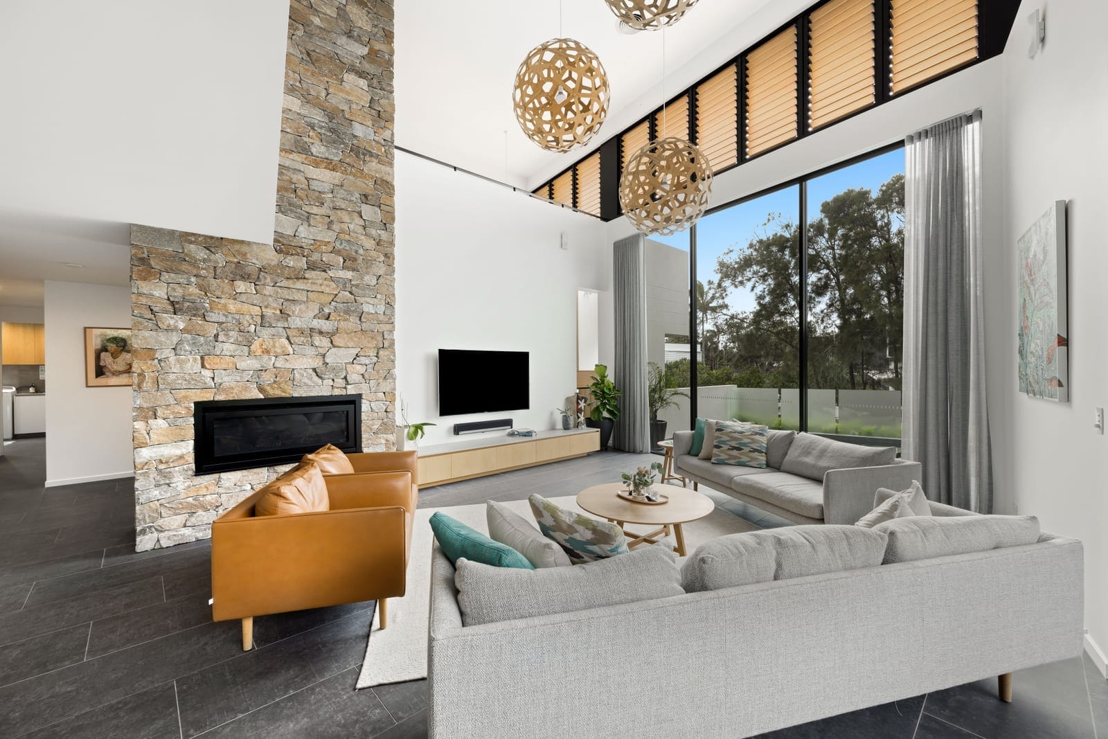 Beachfront Masterpiece: Unrivalled Lifestyle on Offer!
