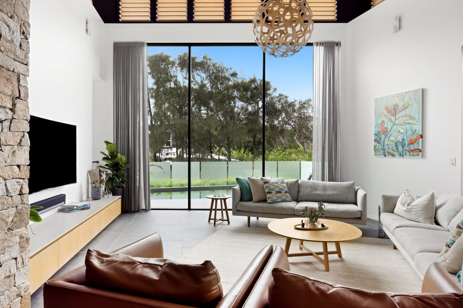 Beachfront Masterpiece: Unrivalled Lifestyle on Offer!