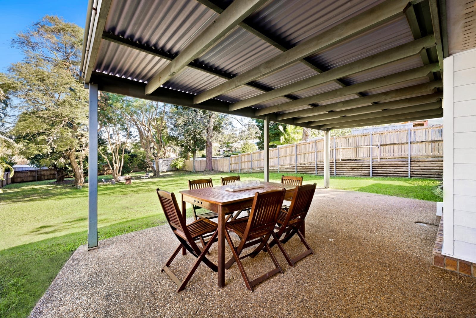 Recently Renovated House on a Large 1100m2 Block!