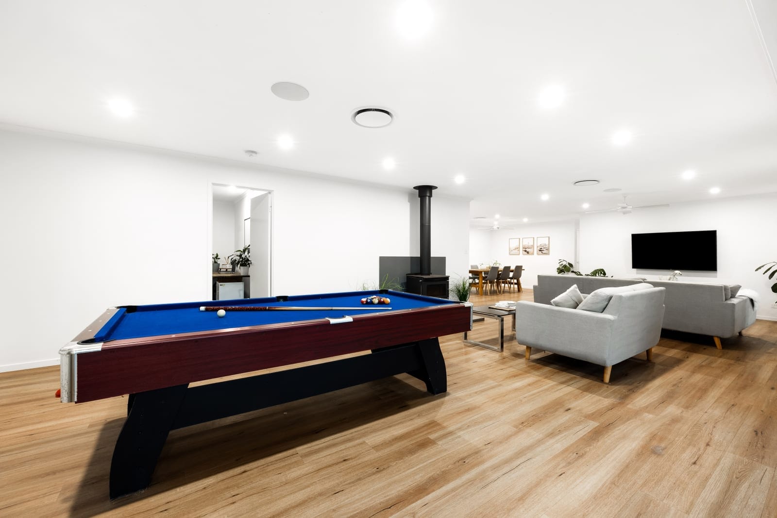Acreage Perfection, East-Facing Entertainer!