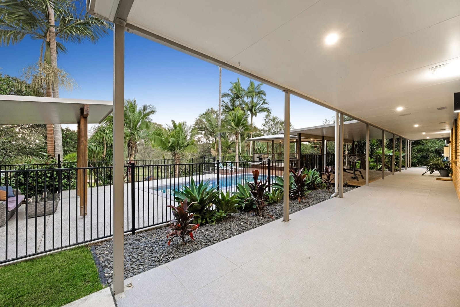 Acreage Perfection, East-Facing Entertainer!