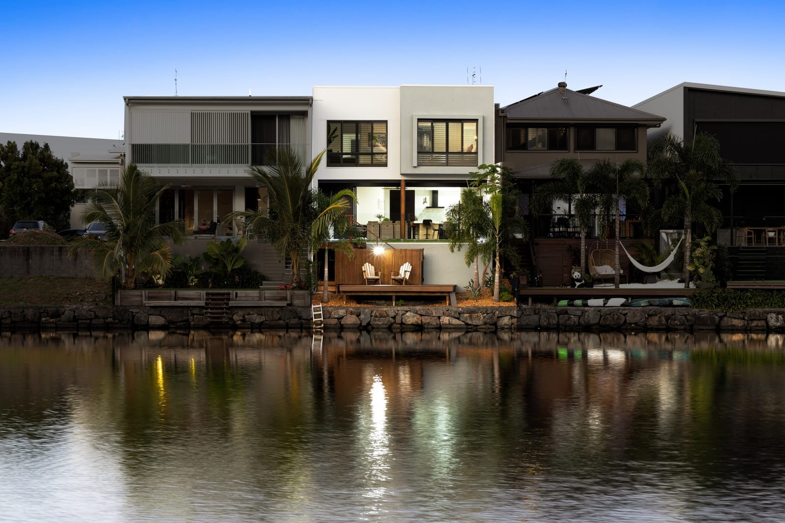 RARE Absolute Waterfront Block: Direct Access