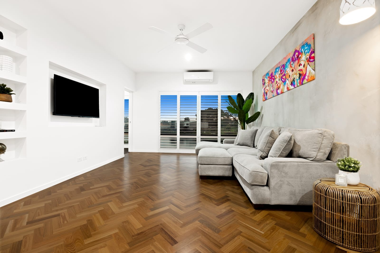 RARE Absolute Waterfront Block: Direct Access