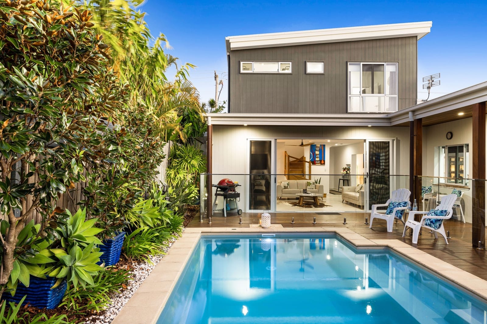 100m to Beach: Designer Living!