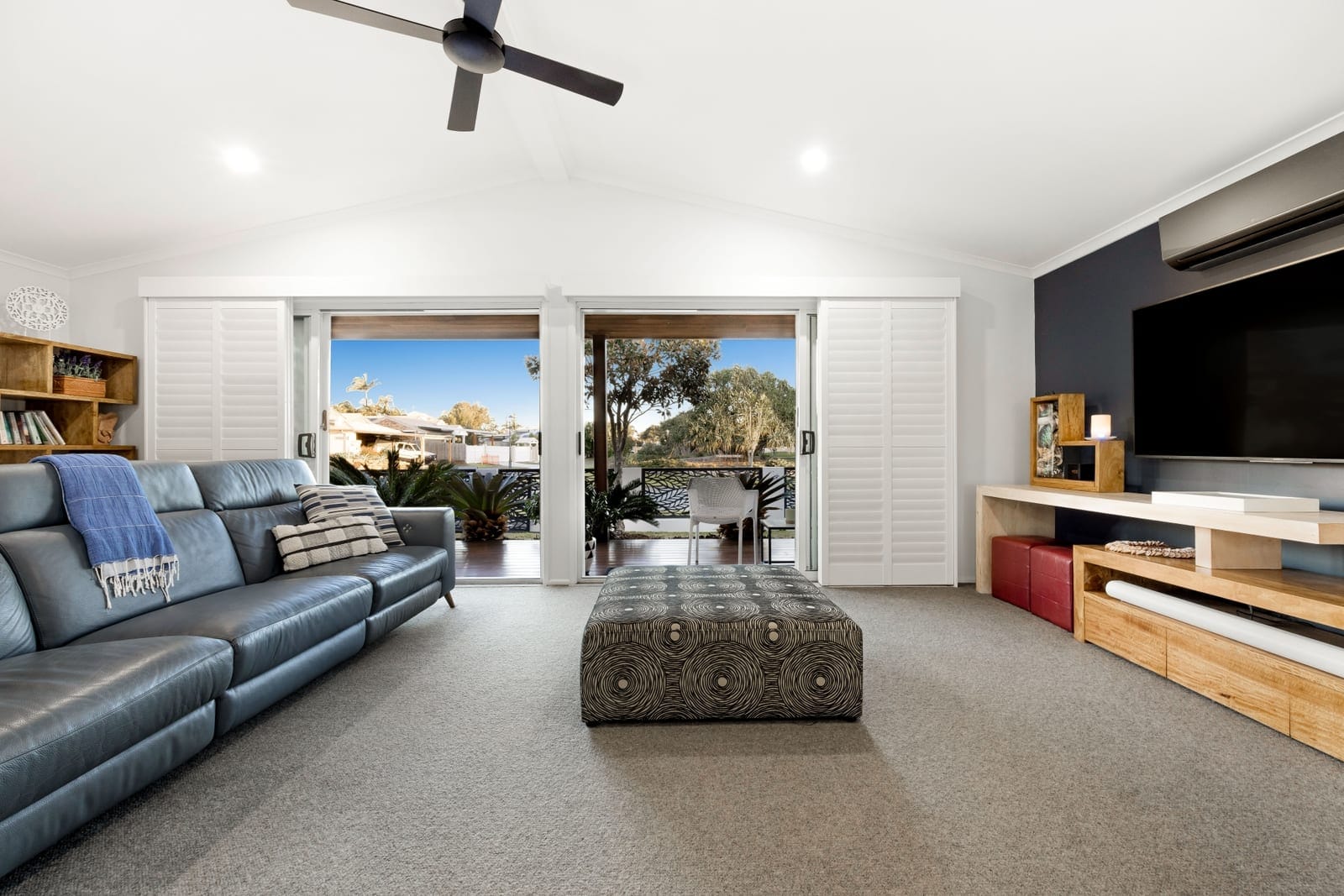 100m to Beach: Designer Living!