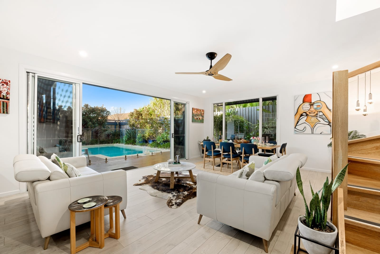 100m to Beach: Designer Living!