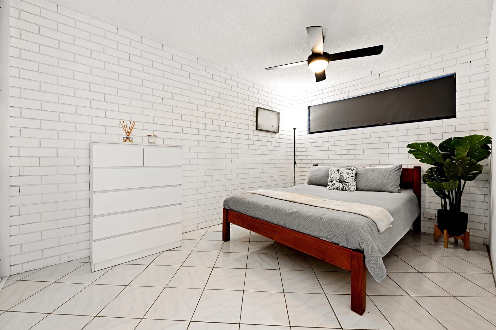 Entry Level GOLD: Mooloolaba + Waterfront!