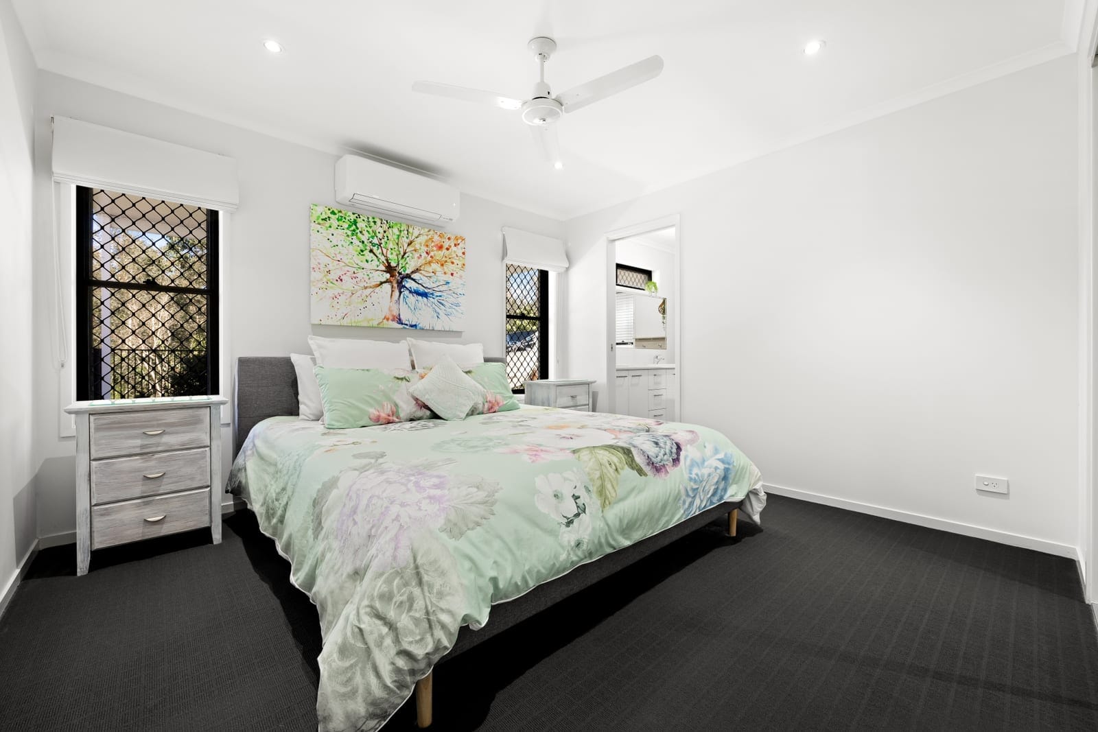 Modern comfort and privacy in leafy central position